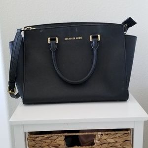 Authentic Michael kors purse